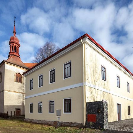 Penzion Fara Pod Milesovkou Velemin Екстериор снимка